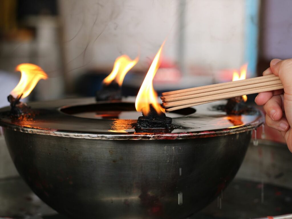 Incenso olistico, proprietà e benefici